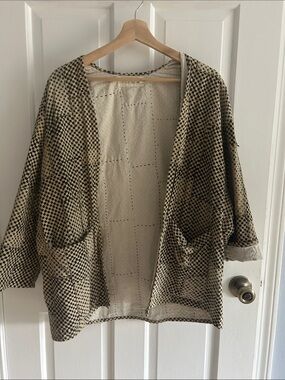 Women’s Open-Front Beige & Black Patterned jacket